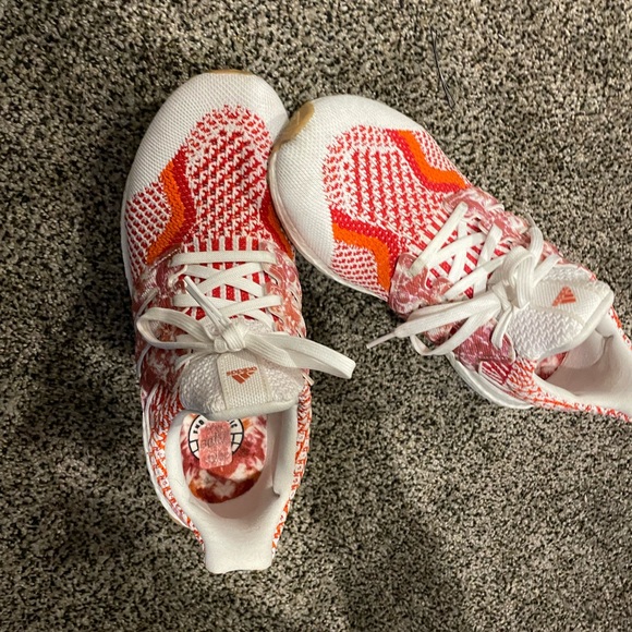 Women’s size 7 ultra boost. Used/New only worn a handful of times - Picture 5 of 5